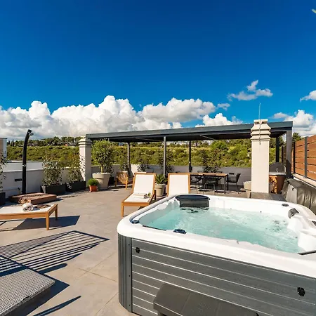 Luxury Rooftop Apartment