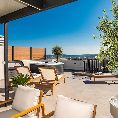 Luxury Rooftop Apartment